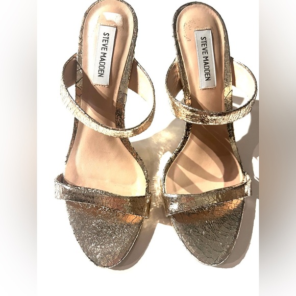 Steve Madden Metallic Gold Heels Size 8 - Picture 2 of 6